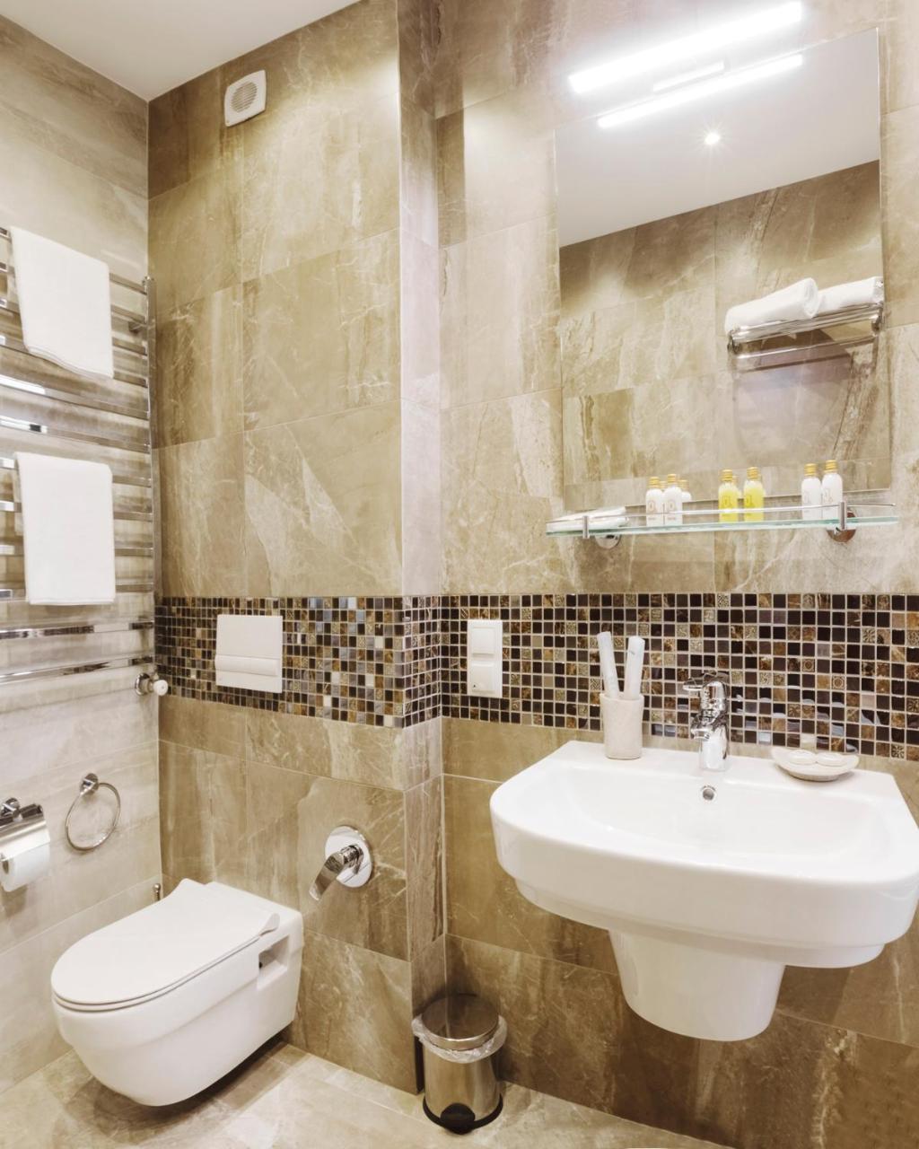 Roxen Hotel&Spa Chisinau Bagian luar foto