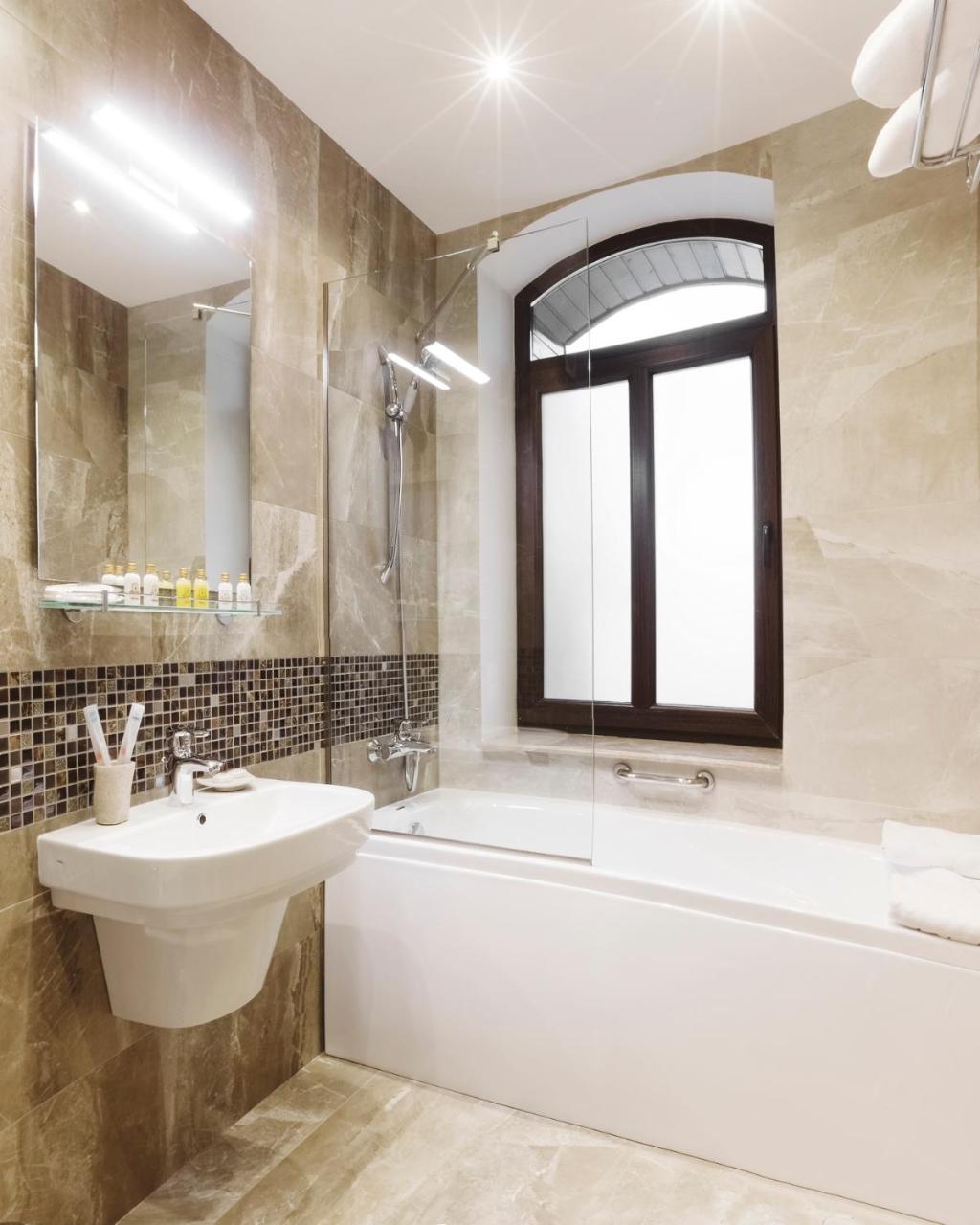 Roxen Hotel&Spa Chisinau Bagian luar foto